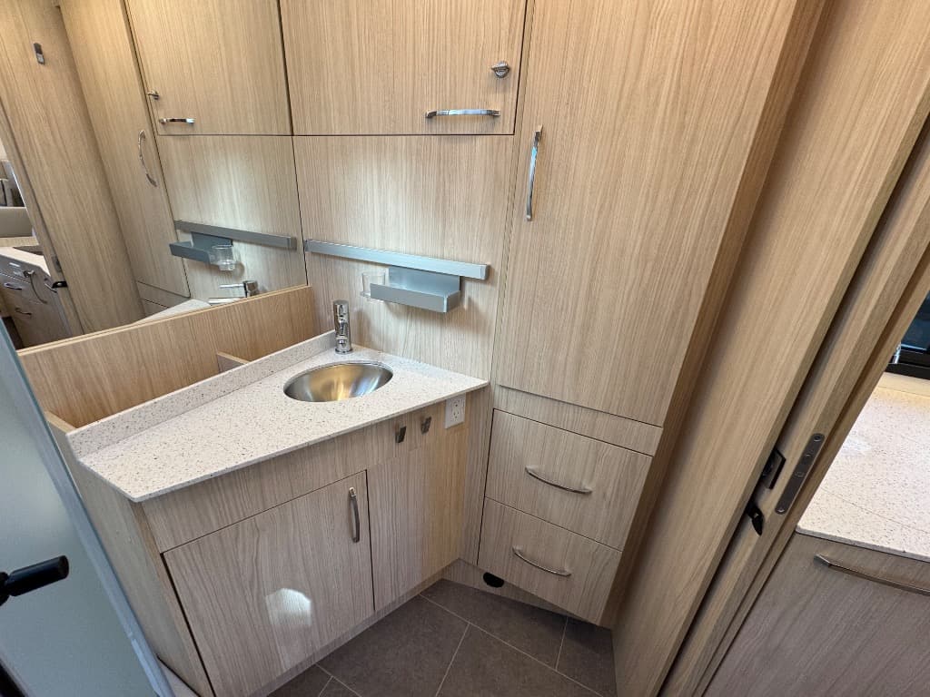 2026 Leisure Travel Vans 2026 Leisure Travel Vans Unity - thumbnail 15