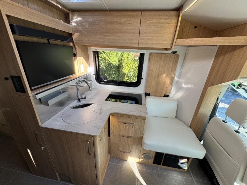 2026 Leisure Travel Vans 2026 Leisure Travel Vans Wonder - thumbnail 6