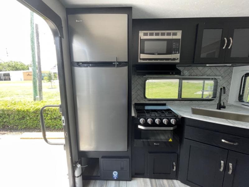 2023 Coachmen 2023 Coachmen Freedom Express - thumbnail 11