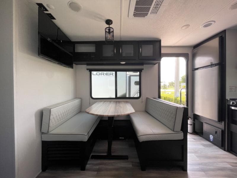 2023 Coachmen 2023 Coachmen Freedom Express - thumbnail 18