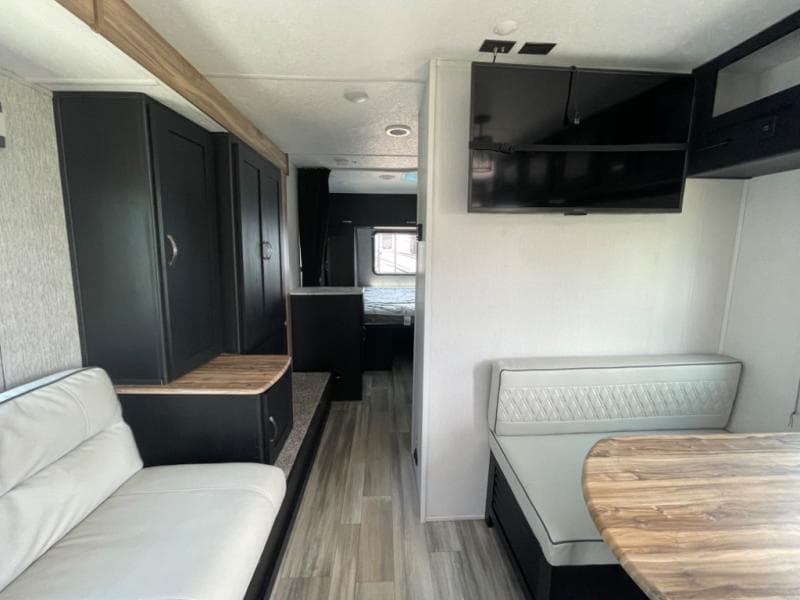 2023 Coachmen 2023 Coachmen Freedom Express - thumbnail 19