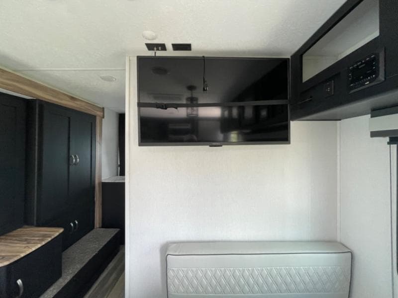 2023 Coachmen 2023 Coachmen Freedom Express - thumbnail 20