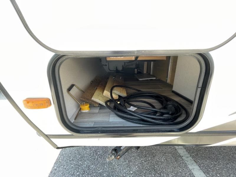 2023 Coachmen 2023 Coachmen Freedom Express - thumbnail 4