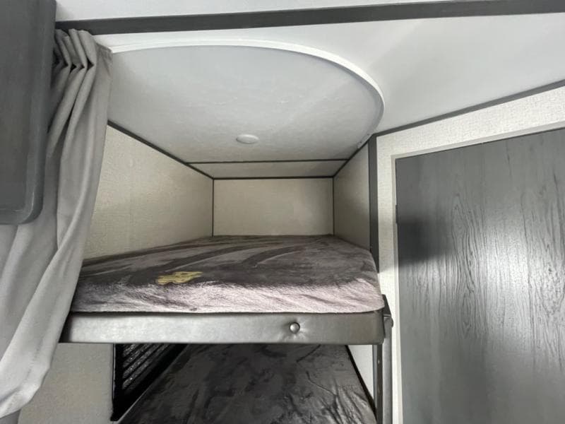 2022 Dutchmen 2022 Dutchmen Aspen Trail - thumbnail 16