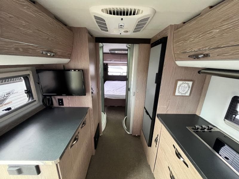 2020 nuCamp 2020 nuCamp AVIA - thumbnail 16