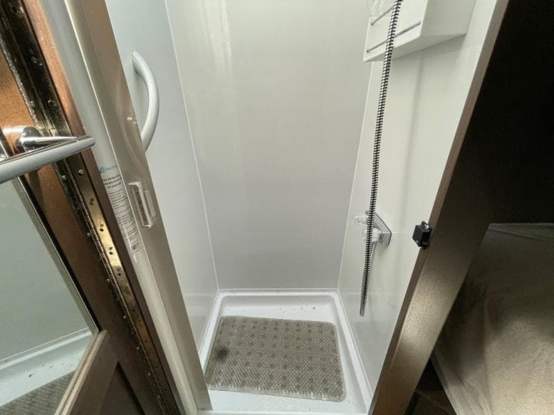 2018 Leisure Travel Vans 2018 Leisure Travel Vans Unity - thumbnail 20