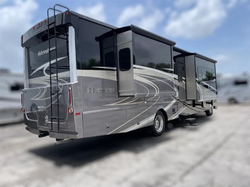 2017 Winnebago 2017 Winnebago Adventurer - thumbnail 6