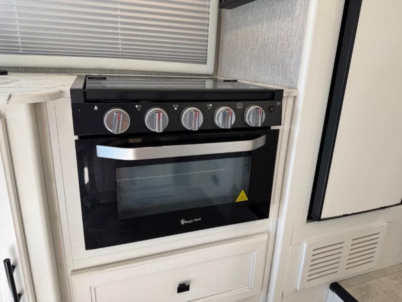 2022 Coachmen 2022 Coachmen Prism - thumbnail 14