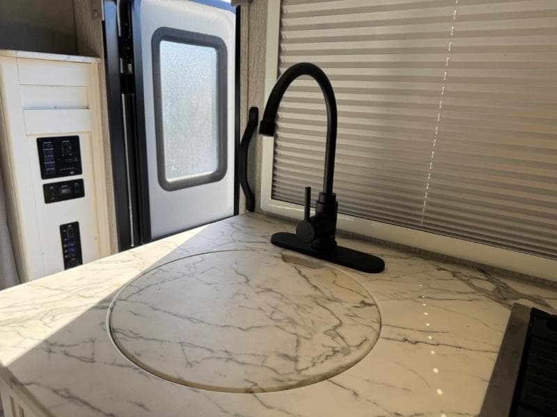 2022 Coachmen 2022 Coachmen Prism - thumbnail 15