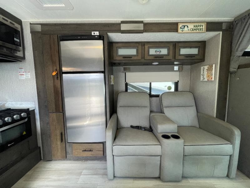 2021 Coachmen 2021 Coachmen Leprechaun - thumbnail 10