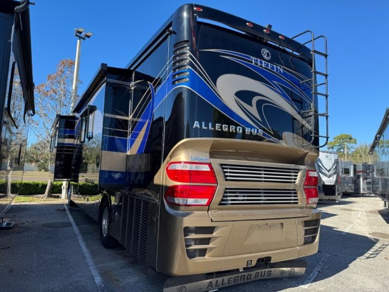 2018 Tiffin Motorhomes 2018 Tiffin Motorhomes Allegro Bus - thumbnail 3