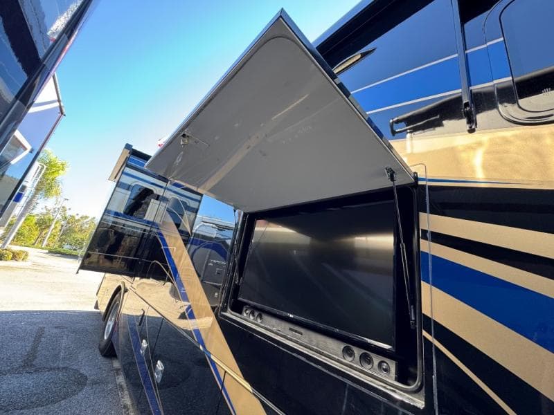 2018 Tiffin Motorhomes 2018 Tiffin Motorhomes Allegro Bus - thumbnail 5