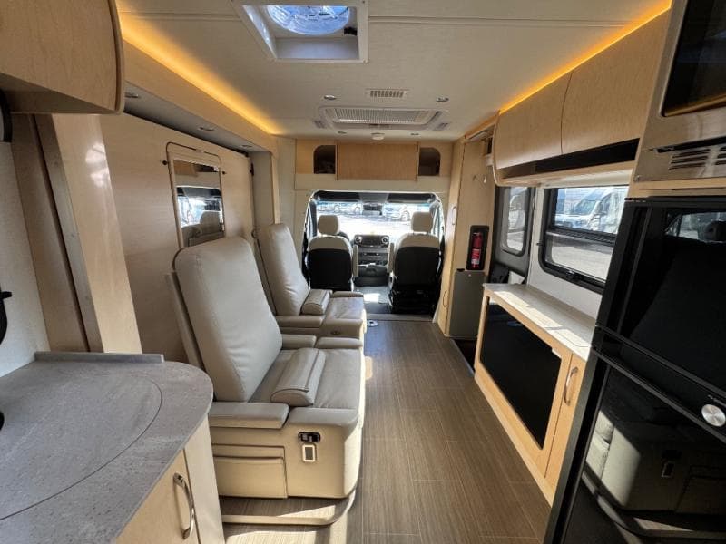 2022 Leisure Travel Vans 2022 Leisure Travel Vans Unity - thumbnail 7